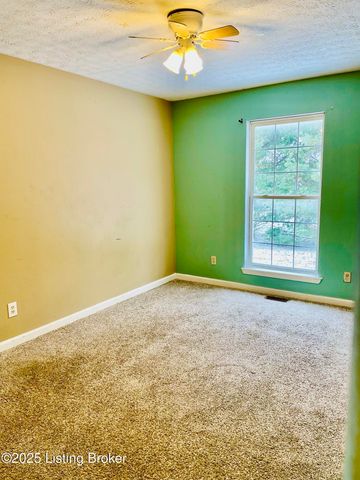 810 Rolling Ridge Cir, Simpsonville, KY 40067