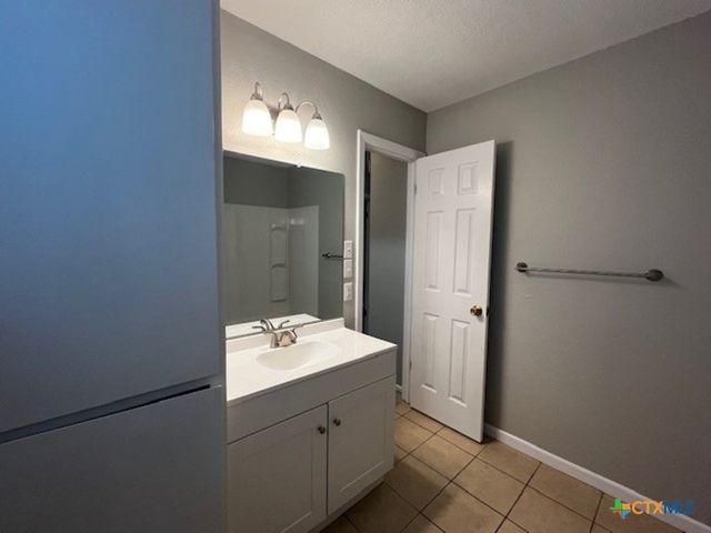 905 Simpson Road B, Victoria, TX 77904