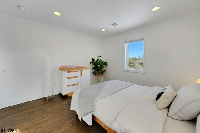 270 Main St D, Millburn Twp., NJ 07041