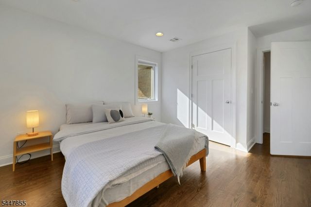 270 Main St D, Millburn Twp., NJ 07041