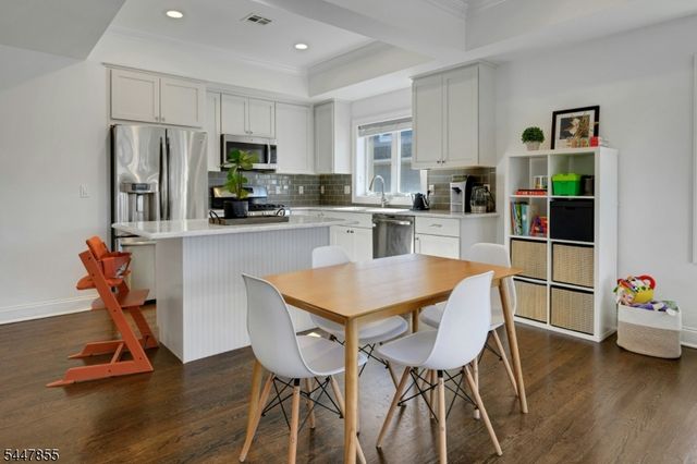 270 Main St D, Millburn Twp., NJ 07041