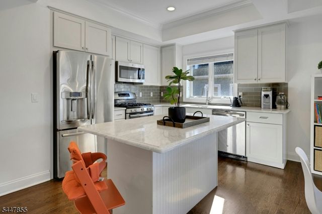270 Main St D, Millburn Twp., NJ 07041