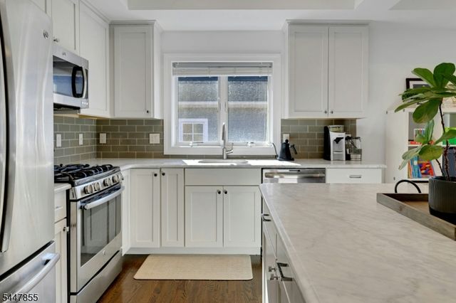 270 Main St D, Millburn Twp., NJ 07041