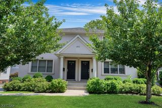 270 Main St D, Millburn Twp., NJ 07041