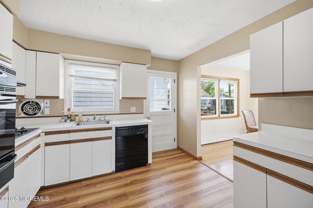 1716 Melrose Avenue, Lake Como, NJ 07719