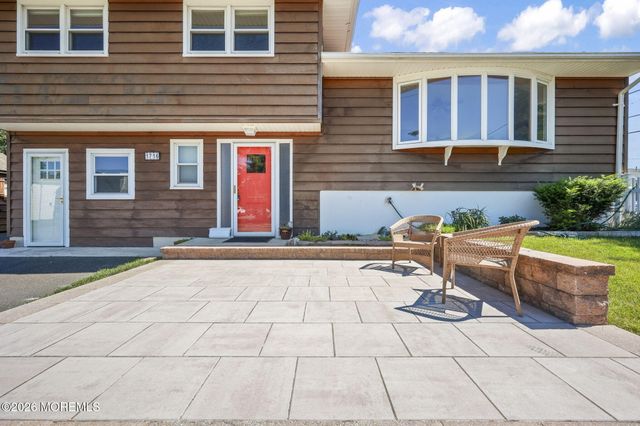 1716 Melrose Avenue, Lake Como, NJ 07719