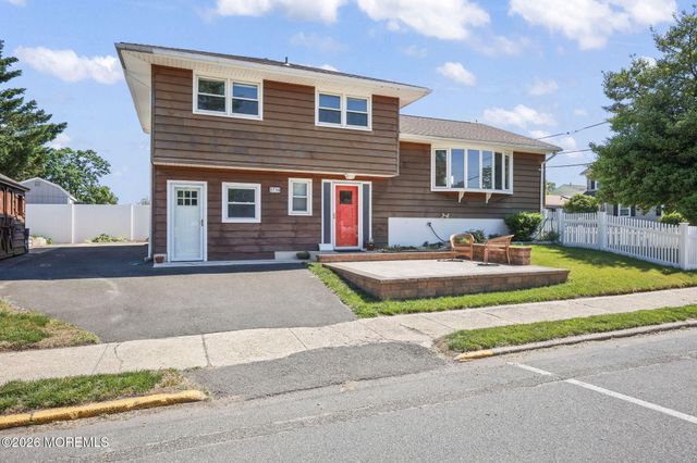 1716 Melrose Avenue, Lake Como, NJ 07719