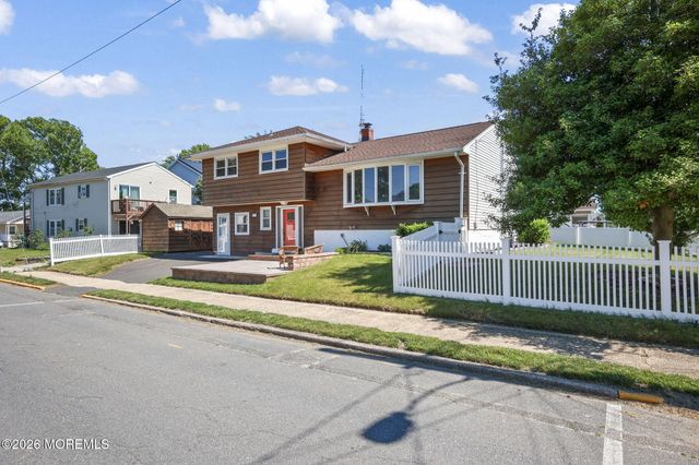 1716 Melrose Avenue, Lake Como, NJ 07719