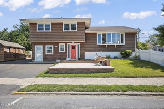 1716 Melrose Avenue, Lake Como, NJ 07719
