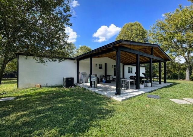 2809 N Mount Pleasant Rd, Greenbrier, TN 37073