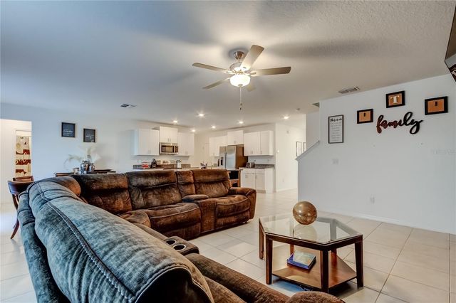 6469 BAR S BAR TRAIL, Zephyrhills, FL 33541