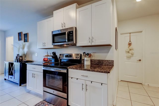 6469 BAR S BAR TRAIL, Zephyrhills, FL 33541