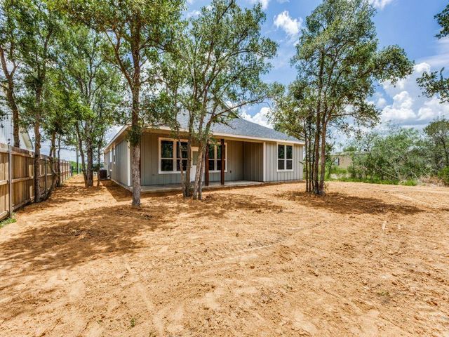 120 Plumeria DR, Dale, TX 78616