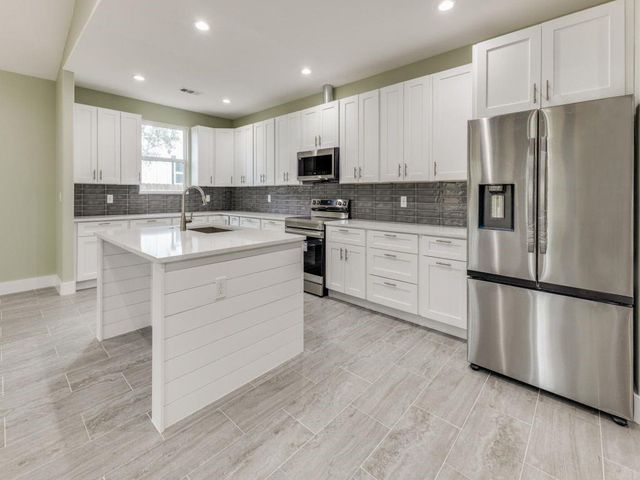 120 Plumeria DR, Dale, TX 78616