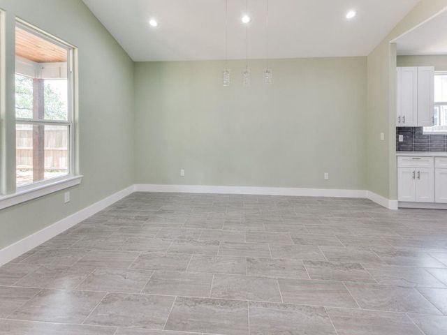120 Plumeria DR, Dale, TX 78616