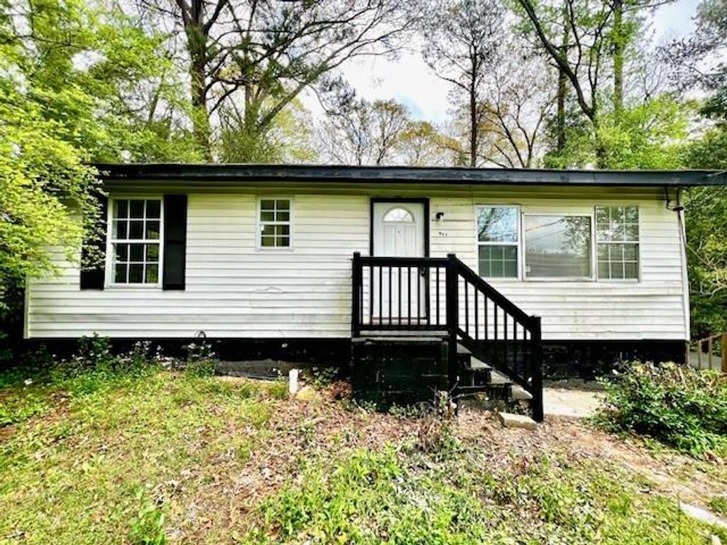 511 Emily Place NW, Atlanta, GA 30318