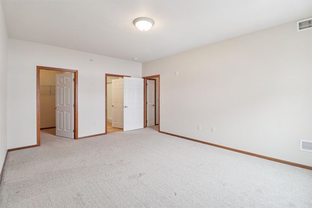 600 E Hillcrest Avenue 201, Indianola, IA 50125