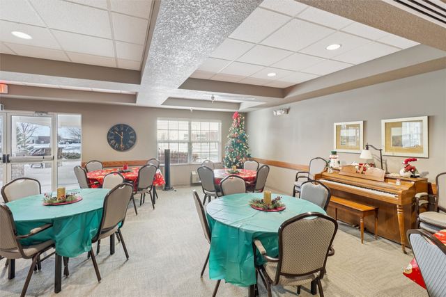 600 E Hillcrest Avenue 201, Indianola, IA 50125