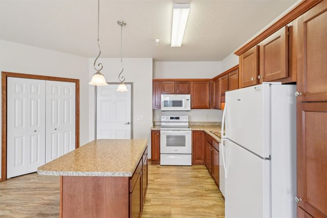 600 E Hillcrest Avenue 201, Indianola, IA 50125