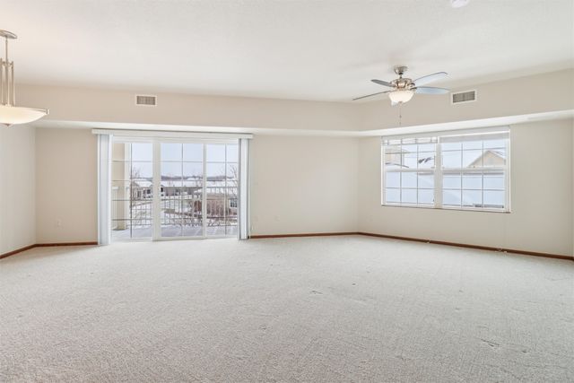 600 E Hillcrest Avenue 201, Indianola, IA 50125