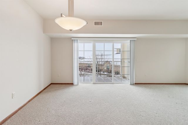 600 E Hillcrest Avenue 201, Indianola, IA 50125