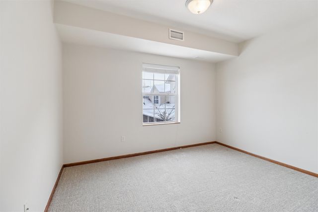 600 E Hillcrest Avenue 201, Indianola, IA 50125