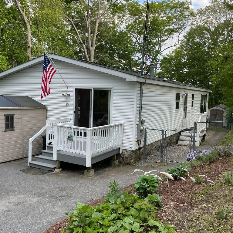 10 Maple Street Extension, Topsham, ME 04086 — exterior