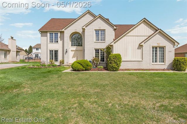 2447 Lorenzo Drive, Sterling Heights, MI 48314