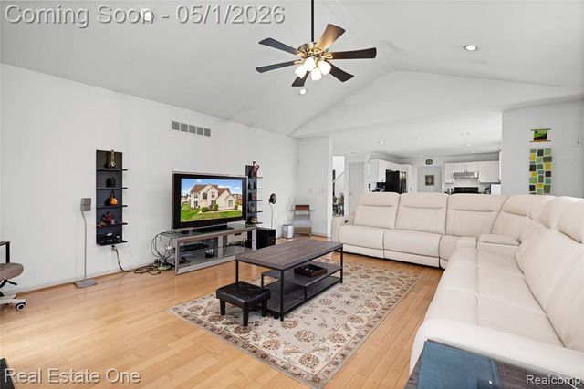 2447 Lorenzo Drive, Sterling Heights, MI 48314