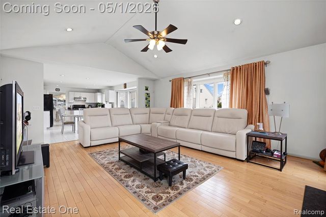 2447 Lorenzo Drive, Sterling Heights, MI 48314