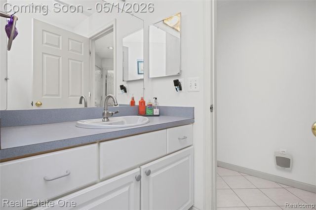 2447 Lorenzo Drive, Sterling Heights, MI 48314
