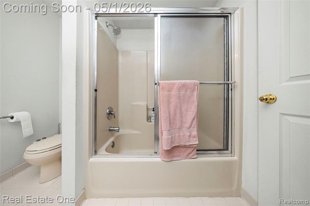 2447 Lorenzo Drive, Sterling Heights, MI 48314