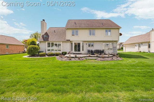 2447 Lorenzo Drive, Sterling Heights, MI 48314