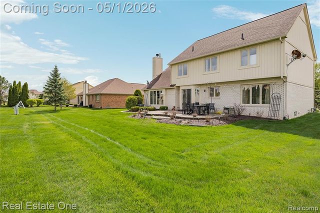 2447 Lorenzo Drive, Sterling Heights, MI 48314