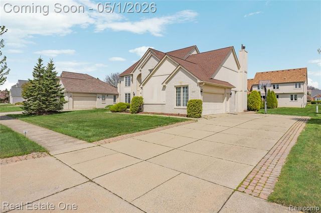 2447 Lorenzo Drive, Sterling Heights, MI 48314