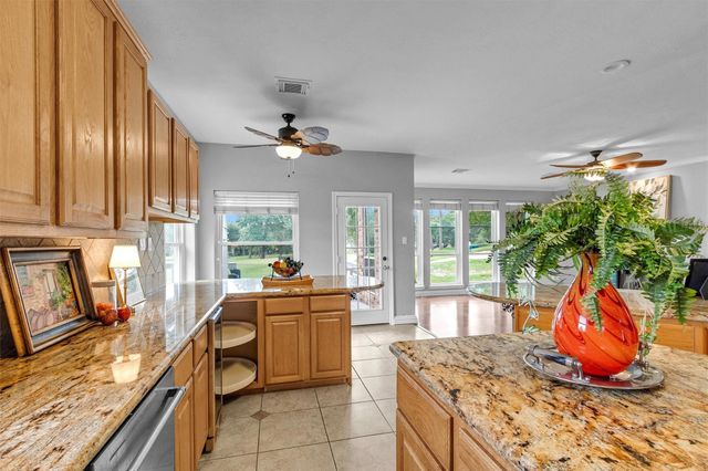 23 Alba Road, Montgomery, TX 77356