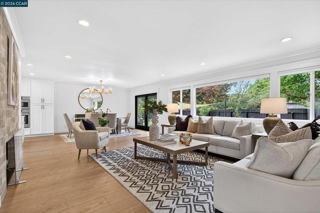 1033 Woodstock Ct, Walnut Creek, CA 94598