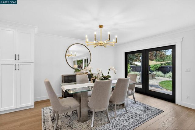 1033 Woodstock Ct, Walnut Creek, CA 94598