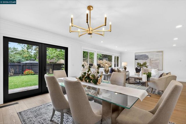 1033 Woodstock Ct, Walnut Creek, CA 94598