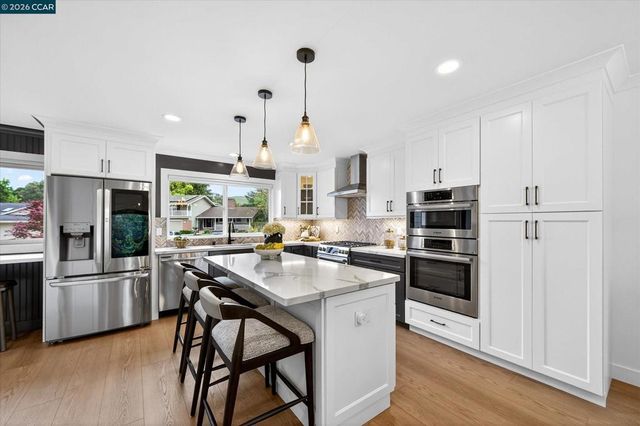 1033 Woodstock Ct, Walnut Creek, CA 94598