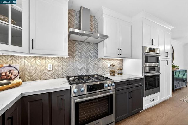 1033 Woodstock Ct, Walnut Creek, CA 94598