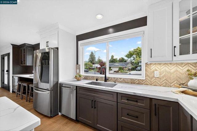 1033 Woodstock Ct, Walnut Creek, CA 94598