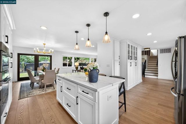 1033 Woodstock Ct, Walnut Creek, CA 94598