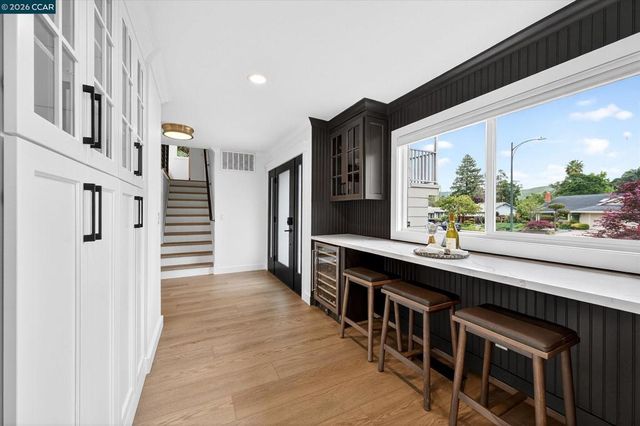 1033 Woodstock Ct, Walnut Creek, CA 94598