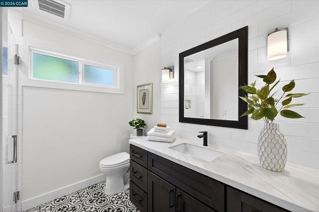 1033 Woodstock Ct, Walnut Creek, CA 94598