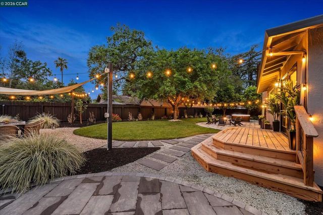 1033 Woodstock Ct, Walnut Creek, CA 94598