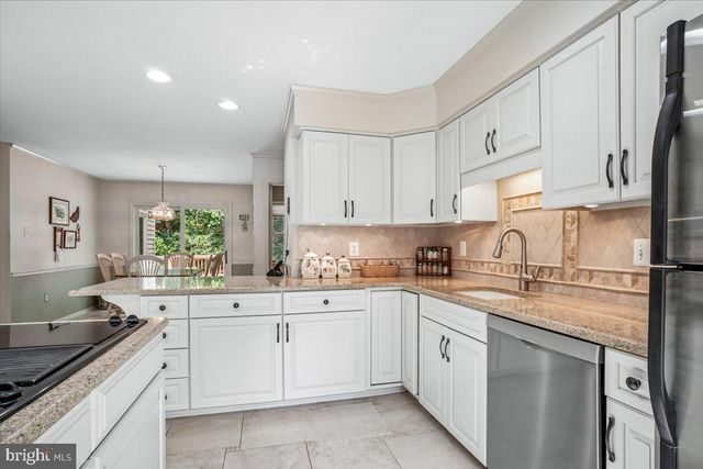 7606 RUSTLE RIDGE CT, Fairfax Station, VA 22039