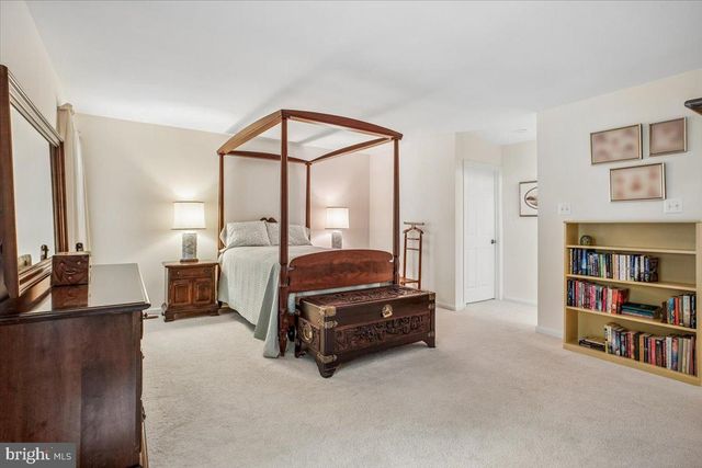 7606 RUSTLE RIDGE CT, Fairfax Station, VA 22039