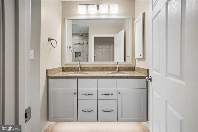 7606 RUSTLE RIDGE CT, Fairfax Station, VA 22039