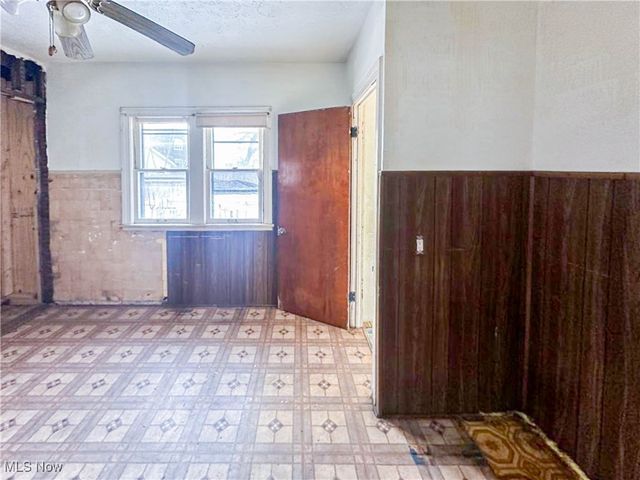 3235 W 94th Street, Cleveland, OH 44102